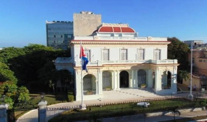 La Cancillería condenó esta nueva agresión contra Cuba y Venezuela, que sucede a las recientes declaraciones irrespetuosas del presidente Trump en el discurso sobre el Estado de la Unión. La Cancillería condenó esta nueva agresión contra Cuba y Venezuela, que sucede a las recientes declaraciones irrespetuosas del presidente Trump en el discurso sobre el Estado de la Unión.