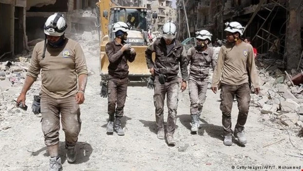 Damasco describió la transferencia de elementos de "Israel" de los llamados "cascos blancos" a través de su territorio, como un proceso criminal que expone la naturaleza terrorista de esta organización. Damasco describió la transferencia de elementos de "Israel" de los llamados "cascos blancos" a través de su territorio, como un proceso criminal que expone la naturaleza terrorista de esta organización.