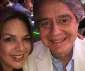 Guillermo Lasso y familia: la corrupción es lo primero Guillermo Lasso y familia: la corrupción es lo primero