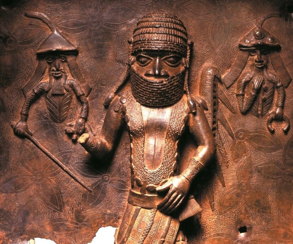 Placas de bronce de Benin. Foto: AP. Placas de bronce de Benin. Foto: AP.
