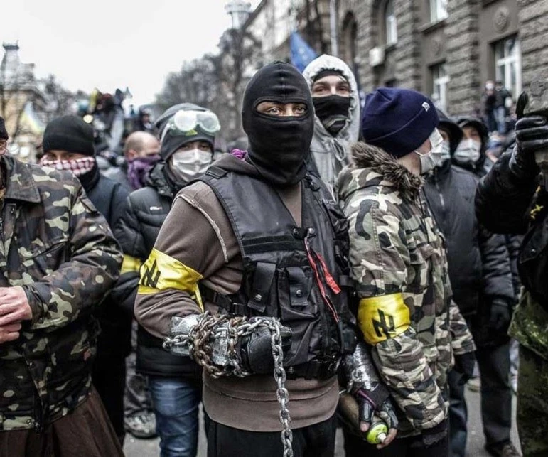 Manifestantes pacíficos en el Maidan Manifestantes pacíficos en el Maidan