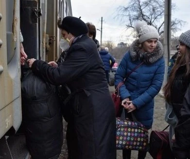 Rusia evacuó a más de 17 000 personas en una jornada Rusia evacuó a más de 17 000 personas en una jornada