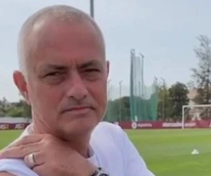 Mourinho desata la locura con su último tatuaje: “Soy el único que puede tenerlo” Mourinho desata la locura con su último tatuaje: “Soy el único que puede tenerlo”