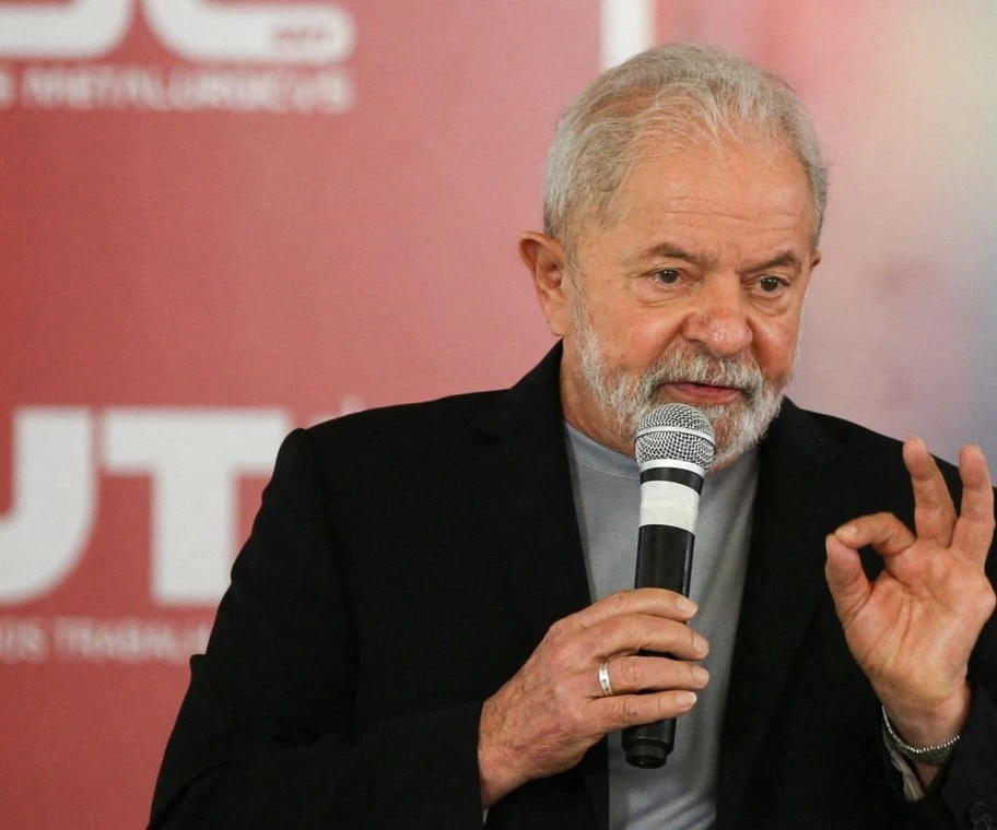 Lula promete recuperar el programa Más Médicos en Brasil. Foto tomada de El País. Lula promete recuperar el programa Más Médicos en Brasil. Foto tomada de El País.