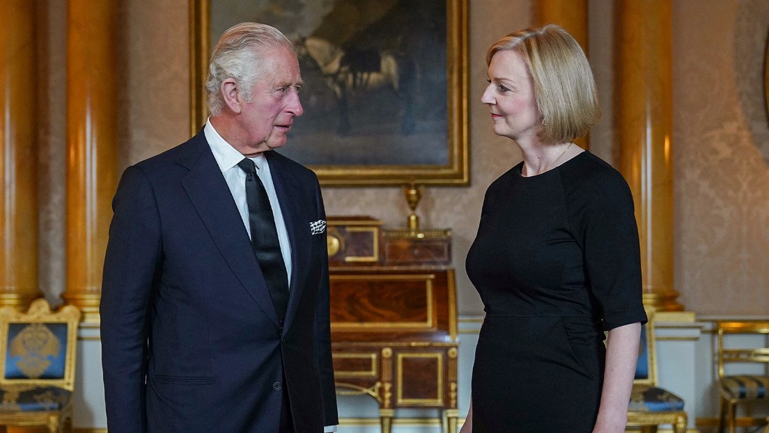 Audiencia del rey Carlos III con la primera ministra Liz Truss. Foto: AP. 