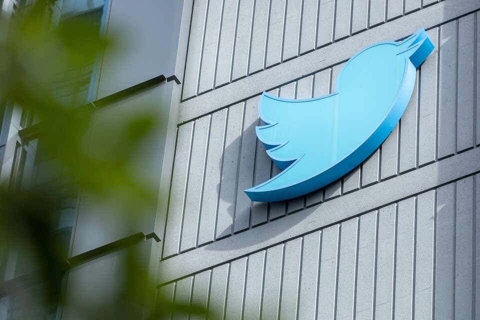 Twitter intenta el lanzamiento de la insignia azul una vez más