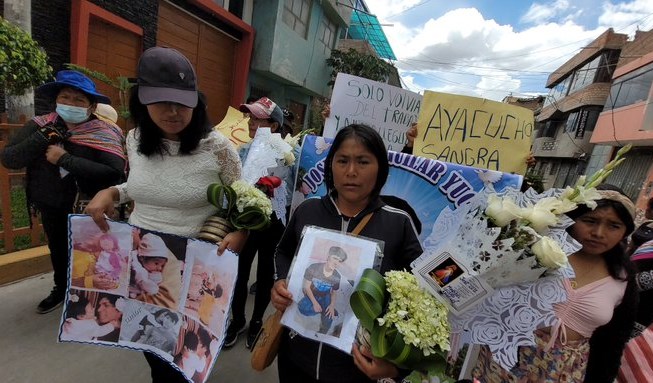 Familiares de víctimas de represión en Perú despidieron a sus difuntos