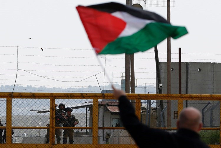 Prisioneros palestinos se declararán en huelga mañana si no se cumplen sus demandas.
