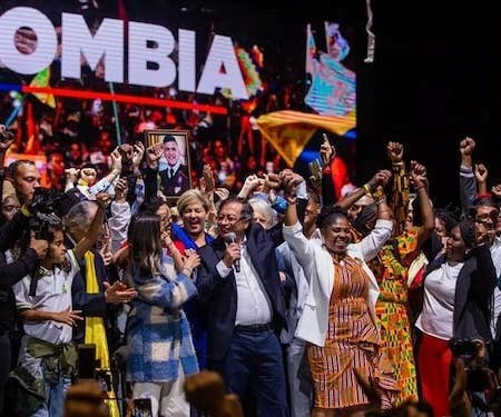 Ganó la democracia, ganó el pueblo: Petro presidente, Francia vicepresidenta. Ganó la democracia, ganó el pueblo: Petro presidente, Francia vicepresidenta.
