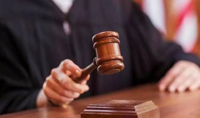 Procesan a 15 jueces en Bolivia por liberar a feminicidas