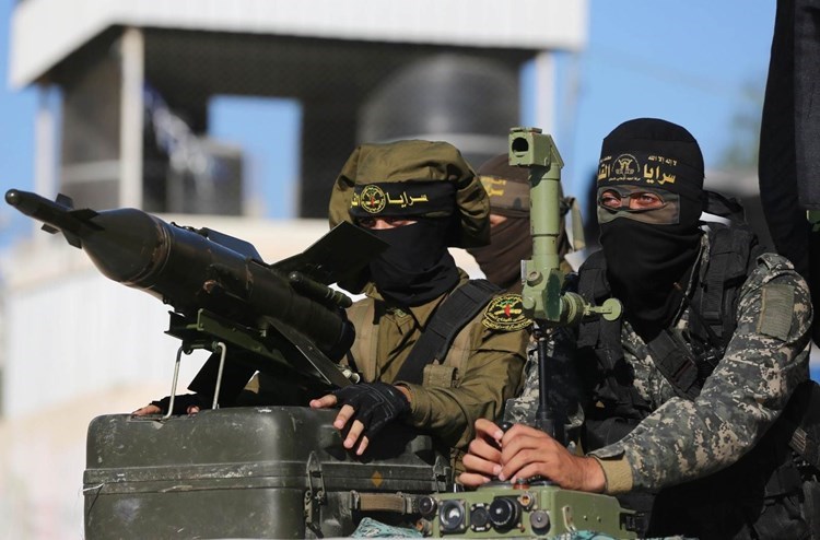 Resistencia palestina ataca puesto de control de la ocupación israelí con un dispositivo explosivo.