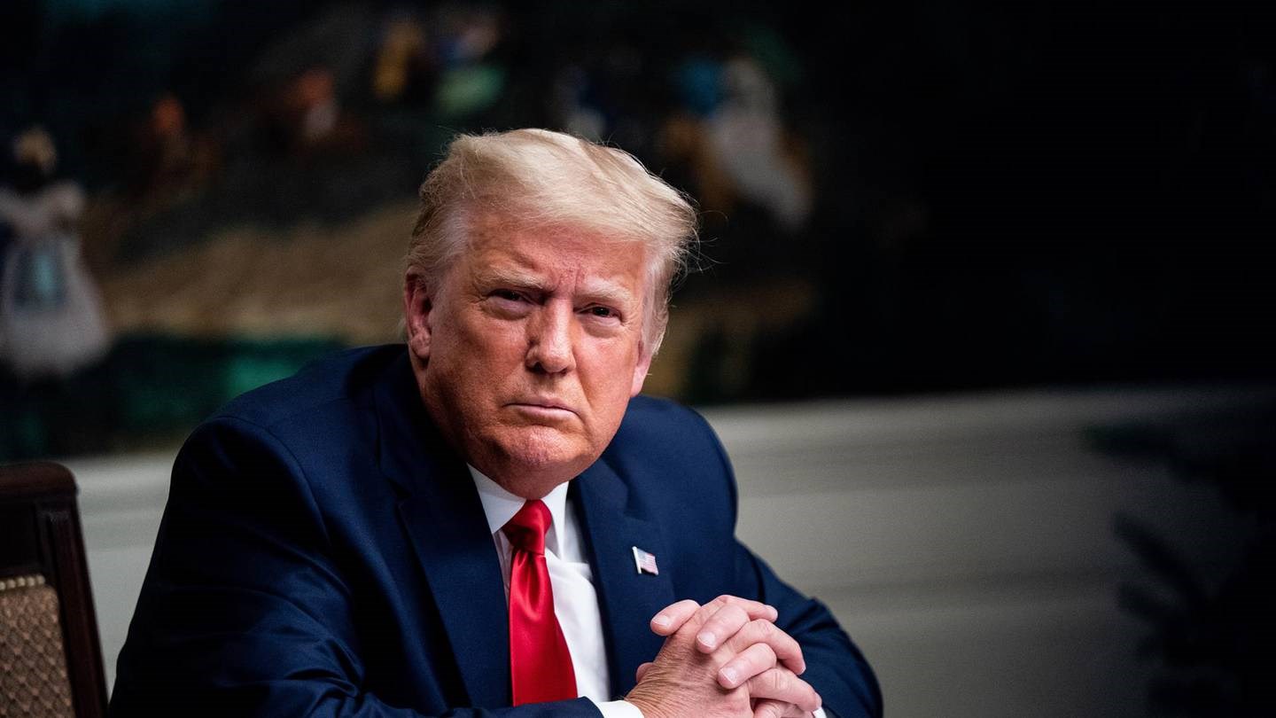 Trump se quedó con más de 700 páginas de documentos clasificados