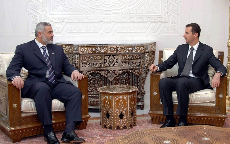 El presidente sirio, Bashar al-Assad, recibe al líder de Hamas, Ismail Haniyeh.
