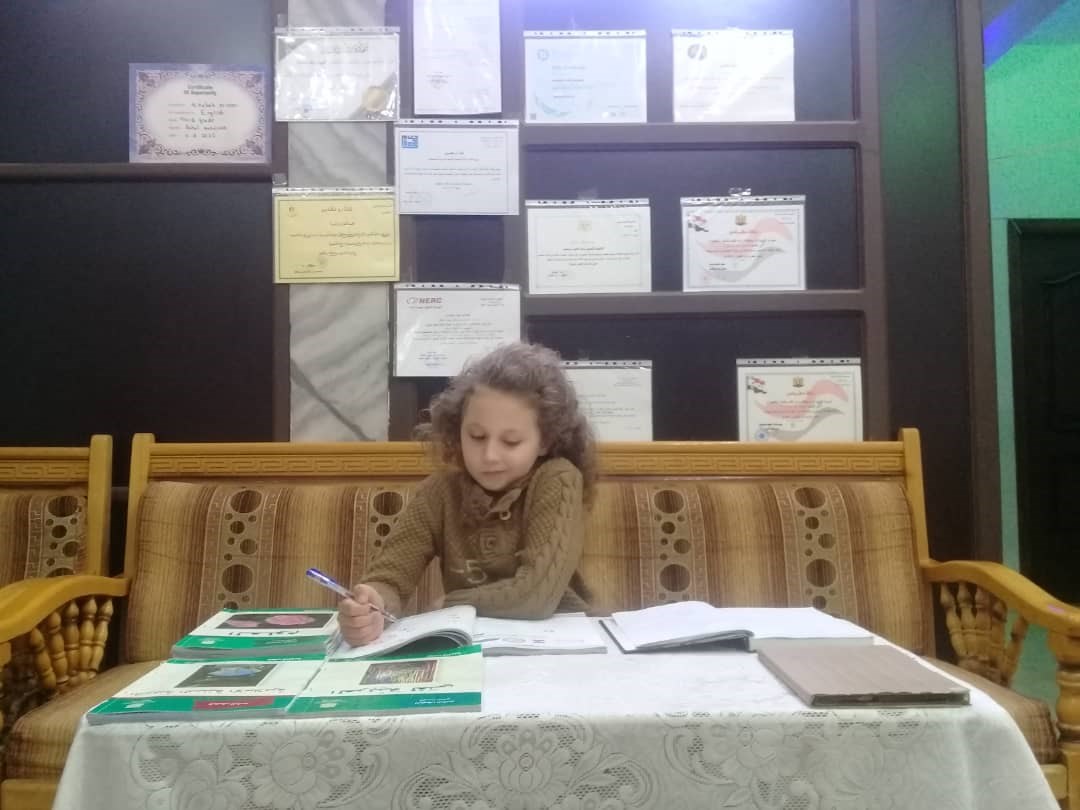 Un pequeño genio sirio crea modelos para generar electricidad