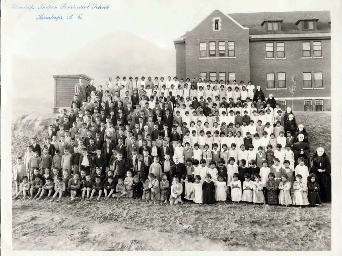 Fotografía sin fechar de una escuela de niños indígenas en Canadá. Foto: EFE. 