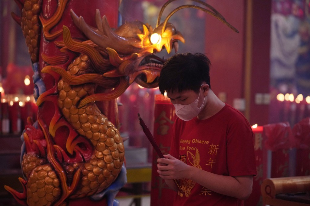 China recibió el Año Nuevo Lunar con tradiciones milenarias. Foto: AP.