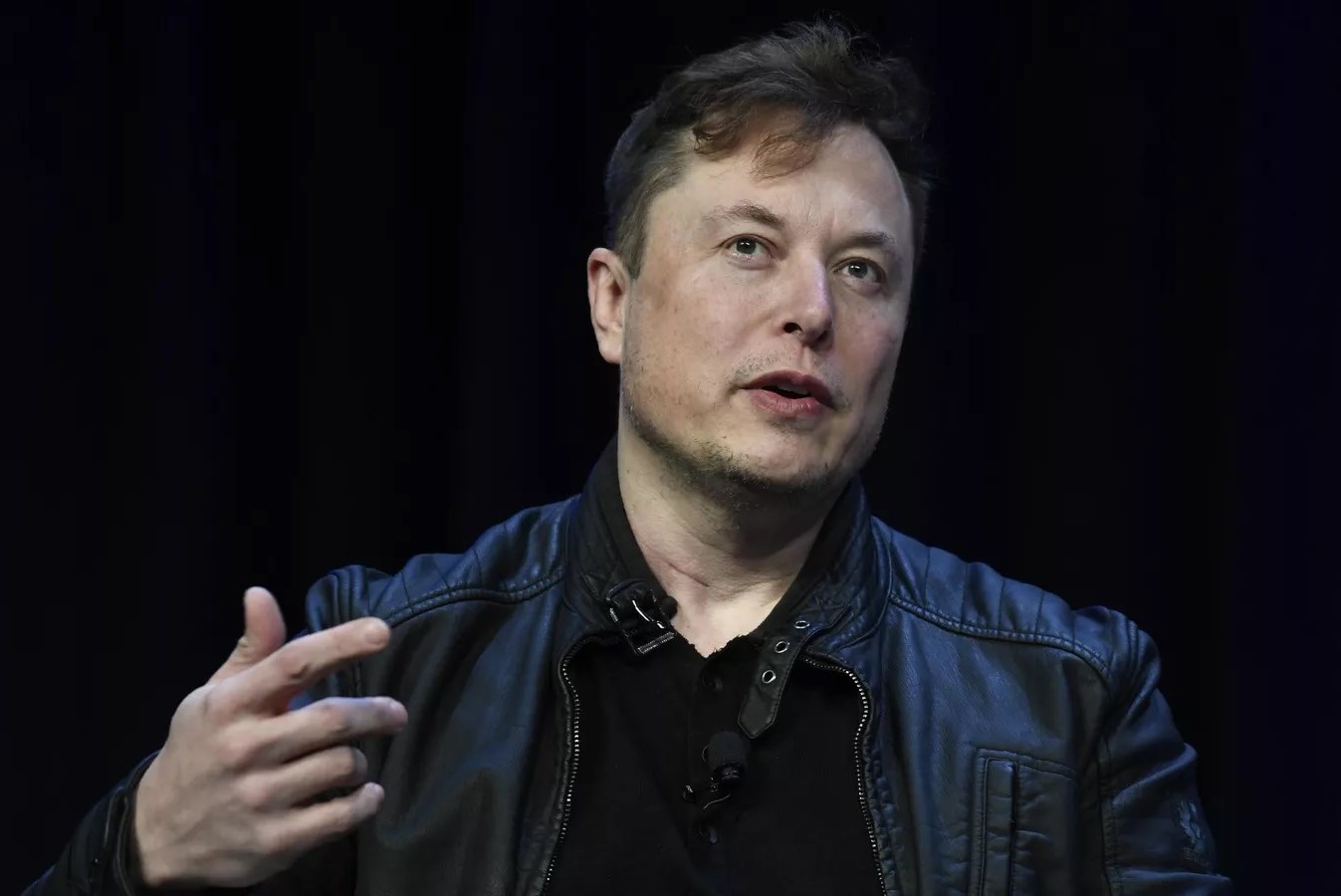 Neuralink obtiene permiso para iniciar ensayos cerebrales en humanos. Foto: AP.