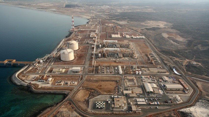 Vista aérea de la planta de producción en la ciudad costera del sur de Balhaf, Yemen.